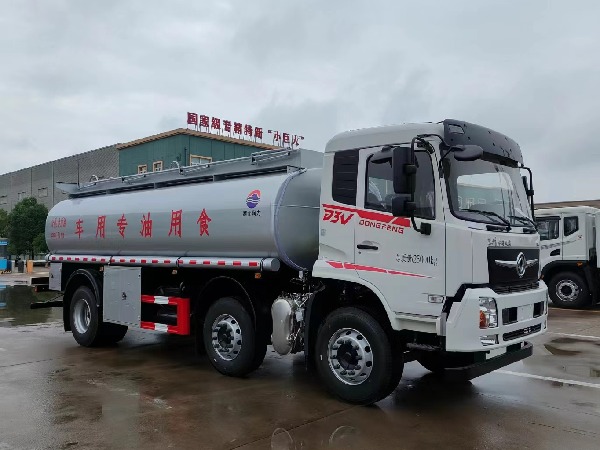 东风前四后四食用油运输车