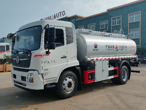 SCS5181GPGDFH6普通液体运输车（12.35方 3950轴距）