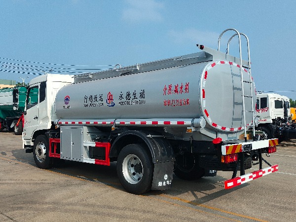 SCS5181GPGDFH6普通液体运输车（12.35方 3950轴距）